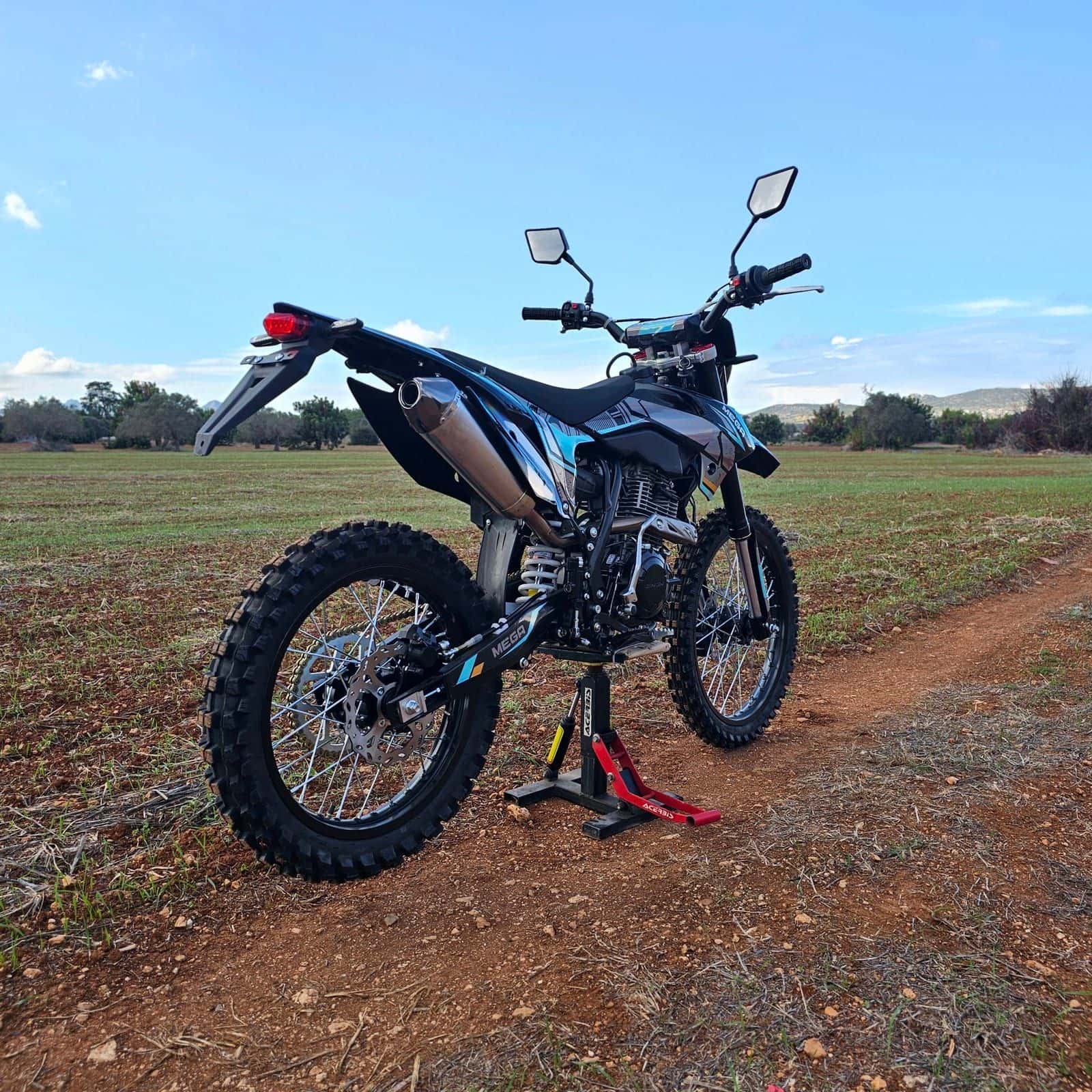 MEGA Spark 250 — Plakalanabilir, yüksek torklu enduro